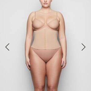 Skims Waist Trainer Shapewear Size 3X NWOT Clay